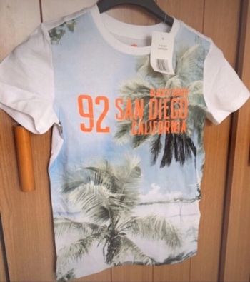 Tee shirt garçon T6ans neuf avec étiquette