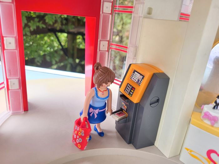 Grand centre commercial playmobil 🛍 plein d'accessoires et de personnages - photo numéro 5