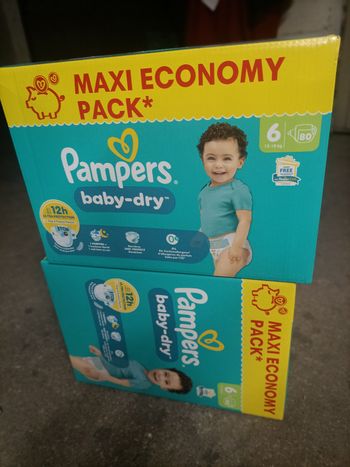 Lot couche pampers T6 