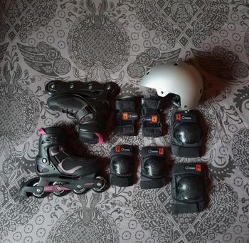 Roller + casque + set de protections (mains, coudes, genoux)