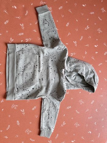 Pull à capuche 92cm