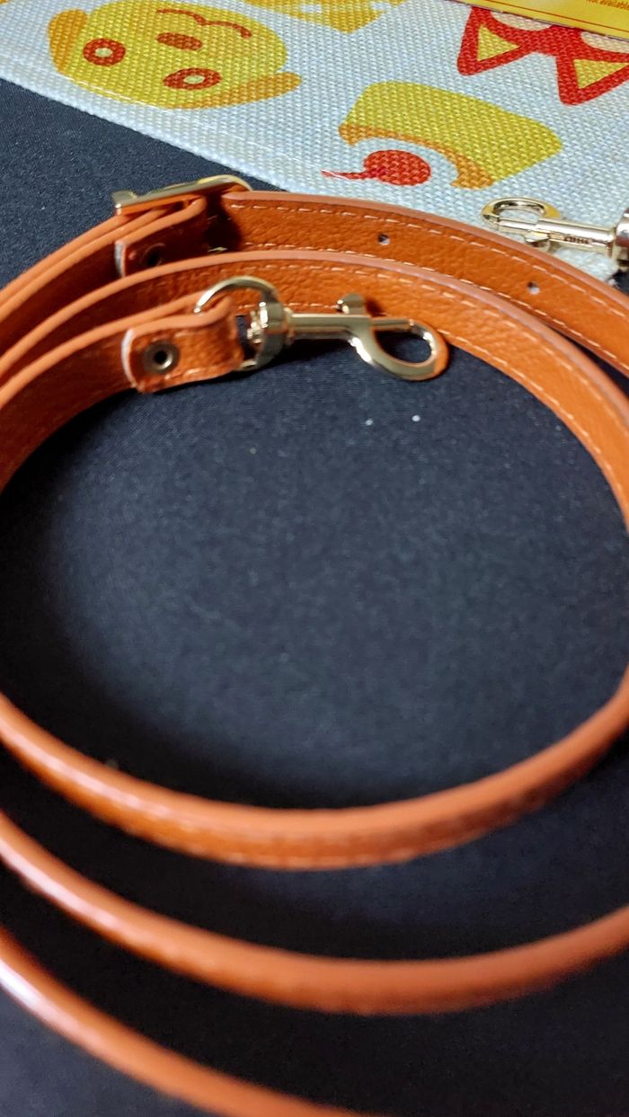 Sangle - lanière- bandoulière pour sac, orange mat, peut se réglé, simili cuir, orange, la couleur est au maximum de la réalité 
118cm au minimum - photo numéro 2