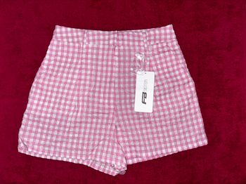 Short de la Marque FB SiSTER Neuf avec étiquette .
