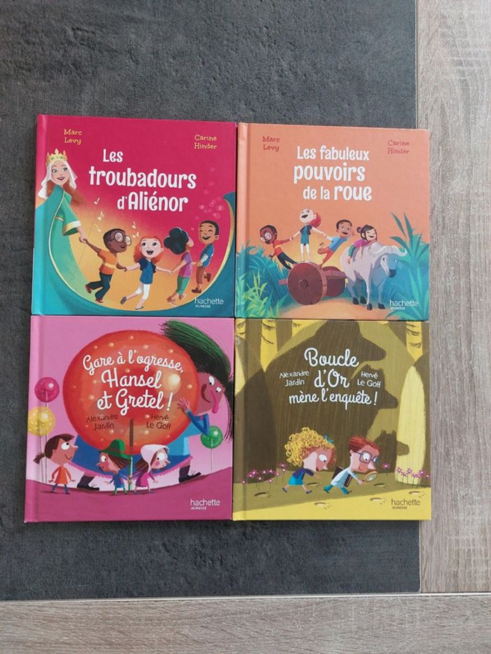 Lot de 4 livres MC Do