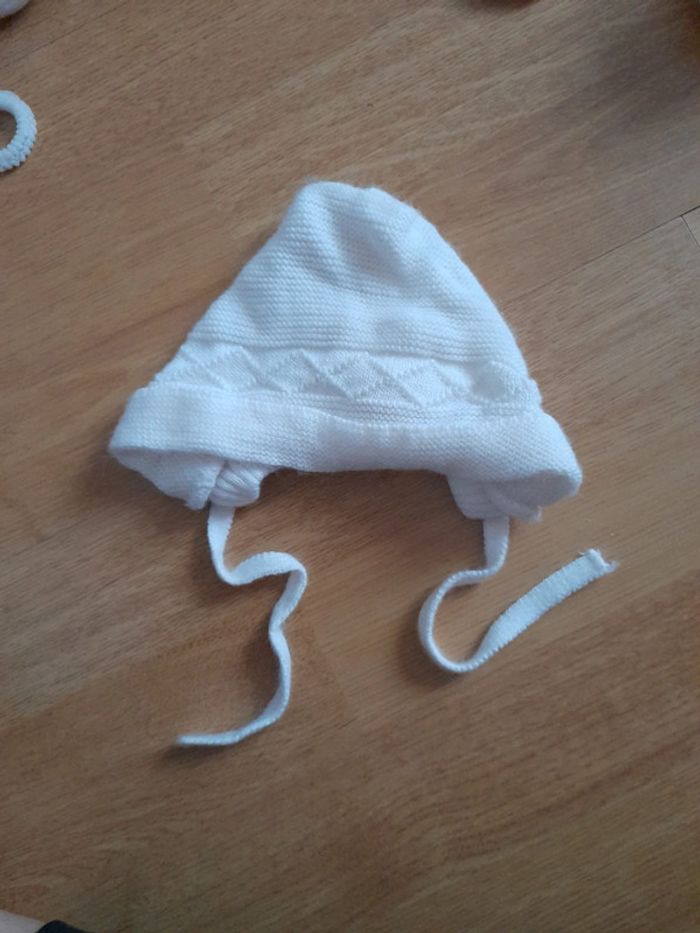 Bonnet naissance acrylique