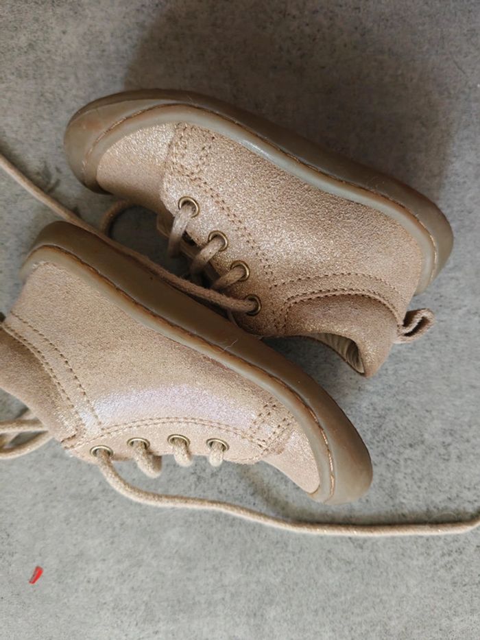 Bottines basses en cuir dorées vertbaudet taille 20 - photo numéro 4