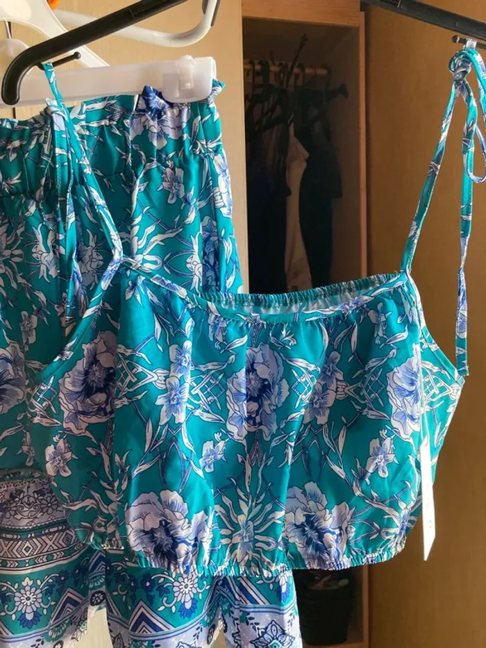 Superbe ensemble vintage jupe patineuse top crop réglable bleu turquoise fleurs - photo numéro 2