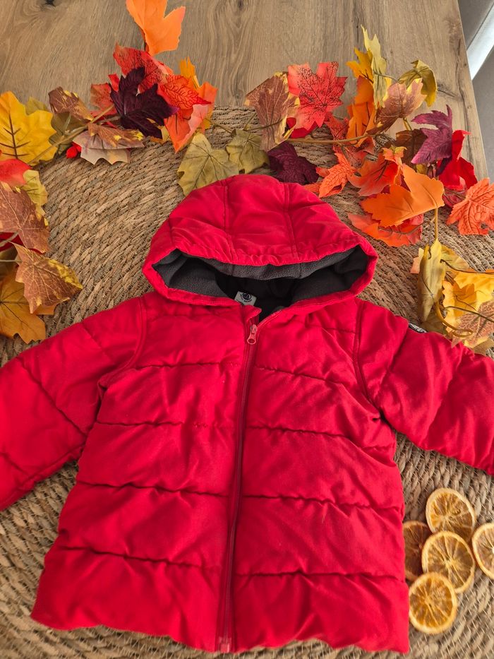 Doudoune rouge et chaude 18 mois Petit Bateau très bon état - photo numéro 2