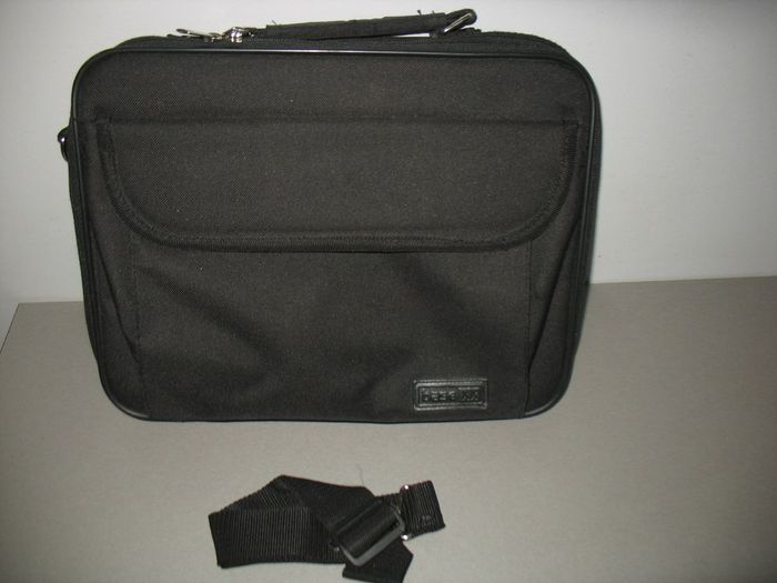 SACOCHE POUR PC NOTEBOOK NOIRE "BASE XX" - n°01