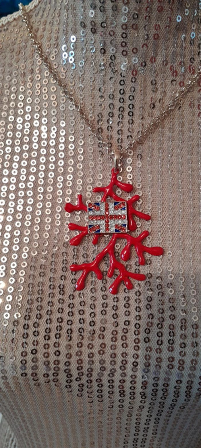 Collier ĺonfon sur corail - photo numéro 2