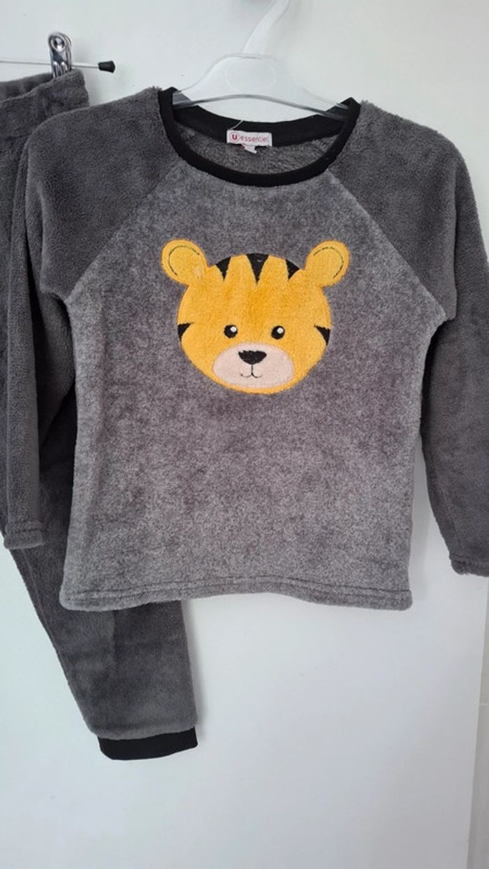 Pyjamas tigre 6 ans - photo numéro 2
