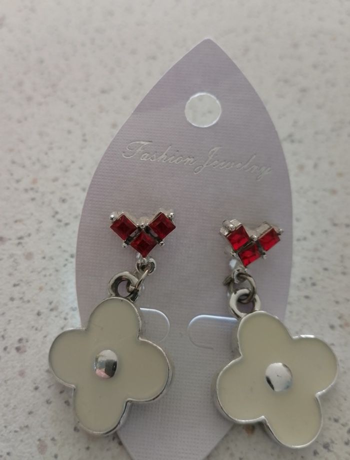 Boucles d'oreilles femme fantaisie - photo numéro 2