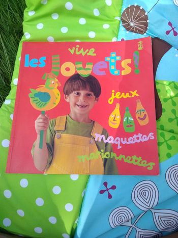 Livre Vivre les jouets