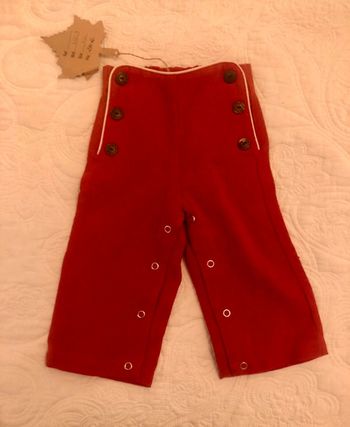 131 - pantalon rouge à pressions