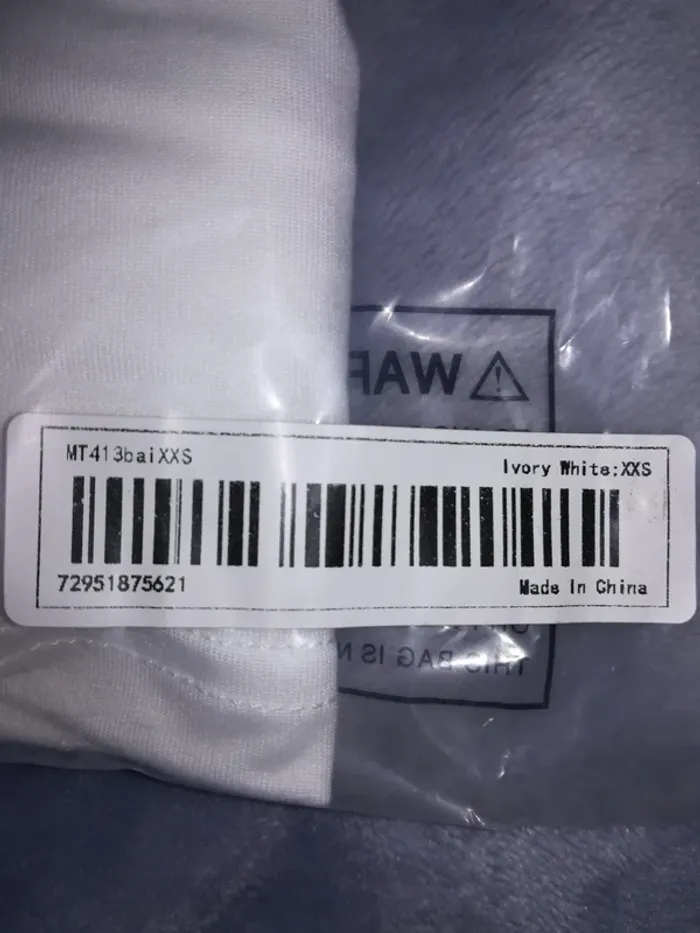 Magnifique top blanc dos nu, attache dorée dans le dos, taille XXS, neuf avec étiquette - photo numéro 7