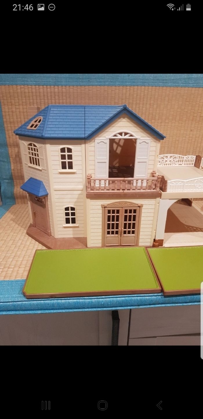 Grande maison et son abri voiture sylvanian families 5669 - photo numéro 3