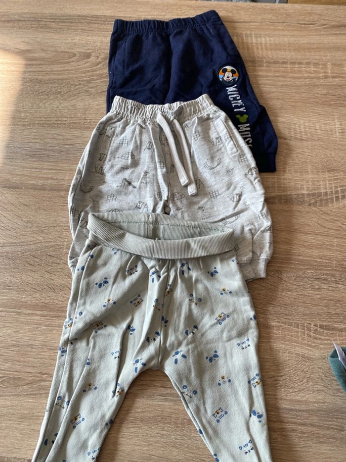 Lot 3 joggings 6 mois