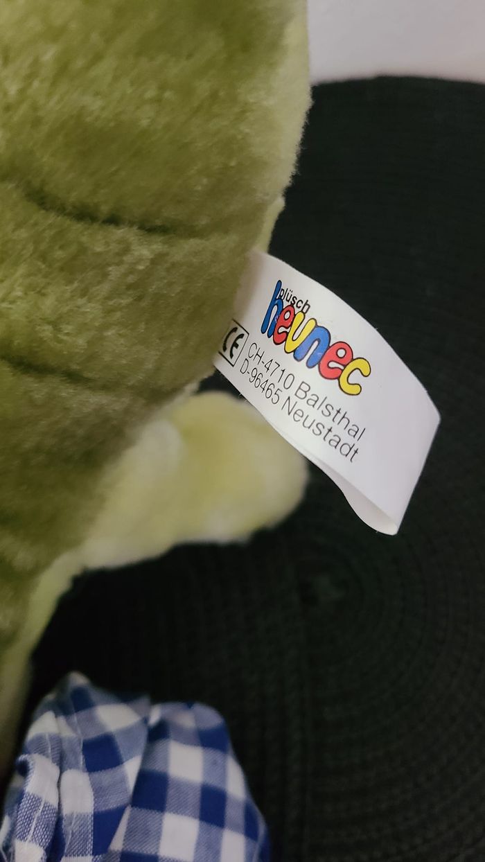 Jouet peluche vintage d'une chenille verte avec un baluchon bleu. "Heunec" - photo numéro 5