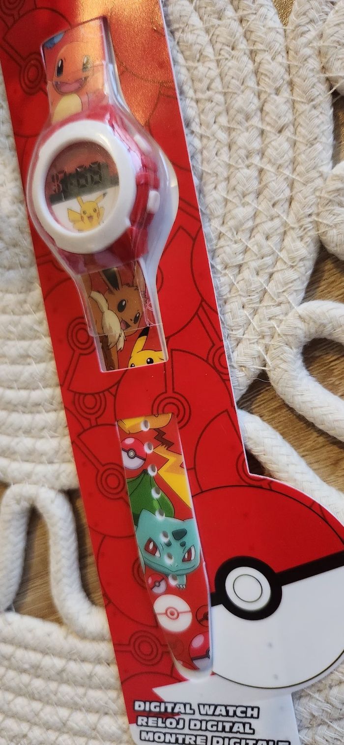 Montre Pokemon Rouge Neuve - photo numéro 3