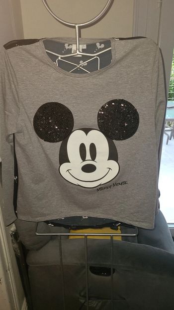 Sweat mickey taille L.