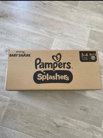 Carton 8 paquets de couches de bain taille 3 4 (6 - 11 kg) de 12 couches chacun Pampers splashers