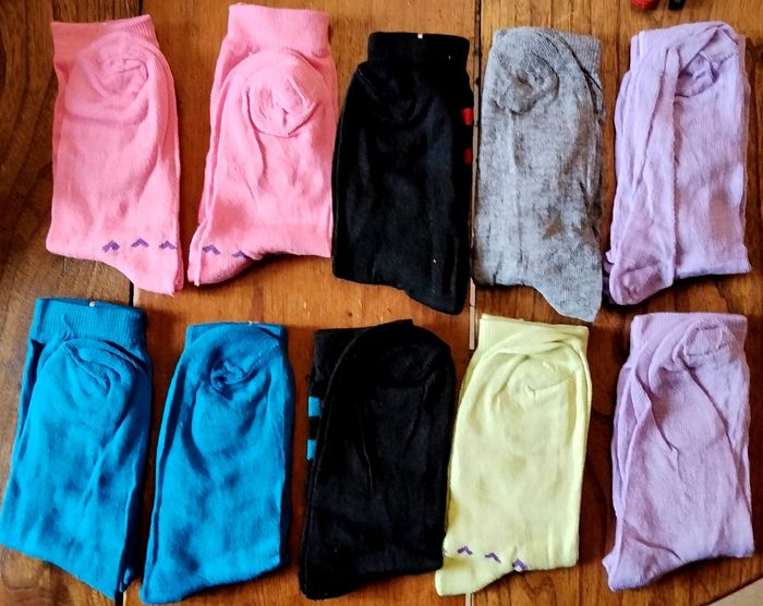 Lot de 10 chaussettes femme neuves 39-42 - photo numéro 2