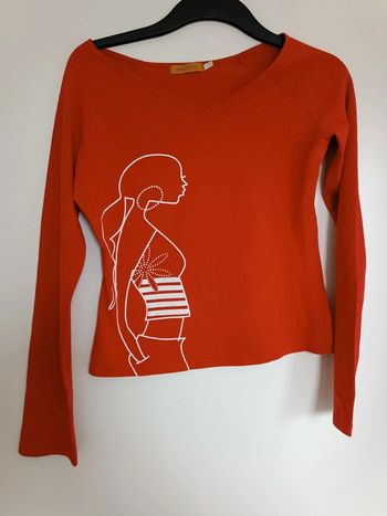 T-shirt manches longues - rouge asymétrique logo femme - taille M - neuf sans étiquette
