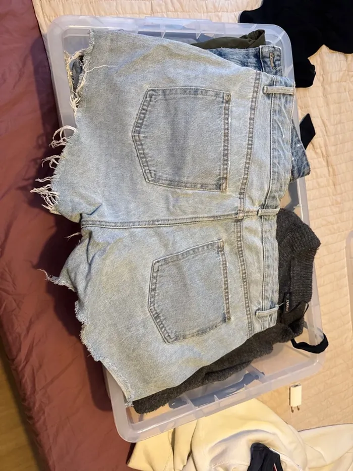 Short en jean pimkie, taille 40 en excellent état - photo numéro 2