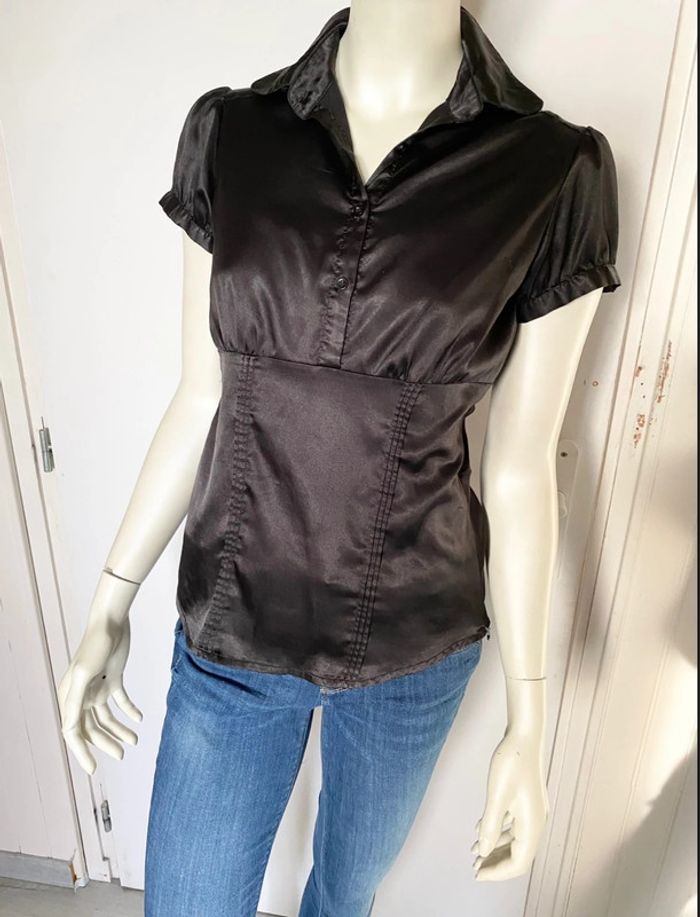 Blouse satinée – Camaïeu – Noire à manches courtes – Taille 38/M – Bon état