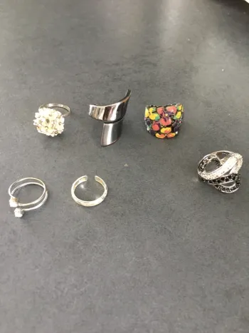 Lot 6 bagues fantaisie + 2 bagues orteils