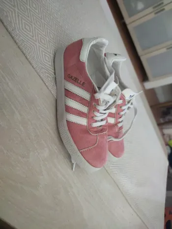 Gazelle adidas rose 33