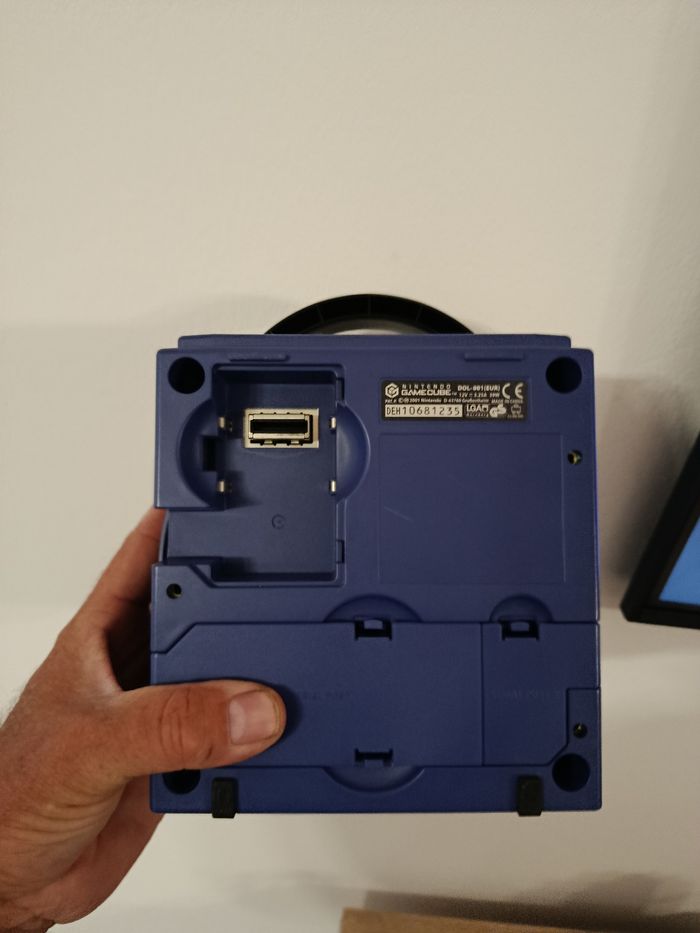 Nintendo GameCube violette manette câble et 1 jeu - photo numéro 7