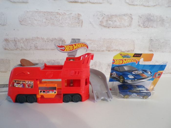 Elément circuit Hot Wheels - Camion restaurant et course  (J29) - photo numéro 2