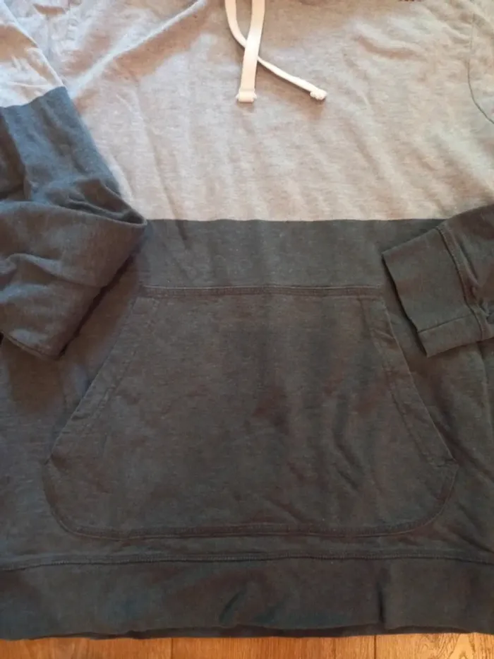 Sweat a capuche Reeebok XL - photo numéro 4