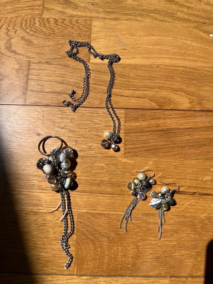 Lot bijoux artisanaux faits main – boucles d’oreilles, collier réglable & porte-clés
