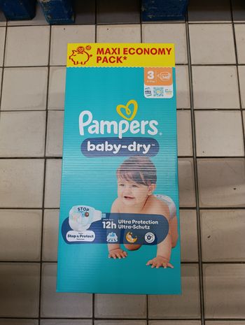 Couches Pampers 140 couches taille 3