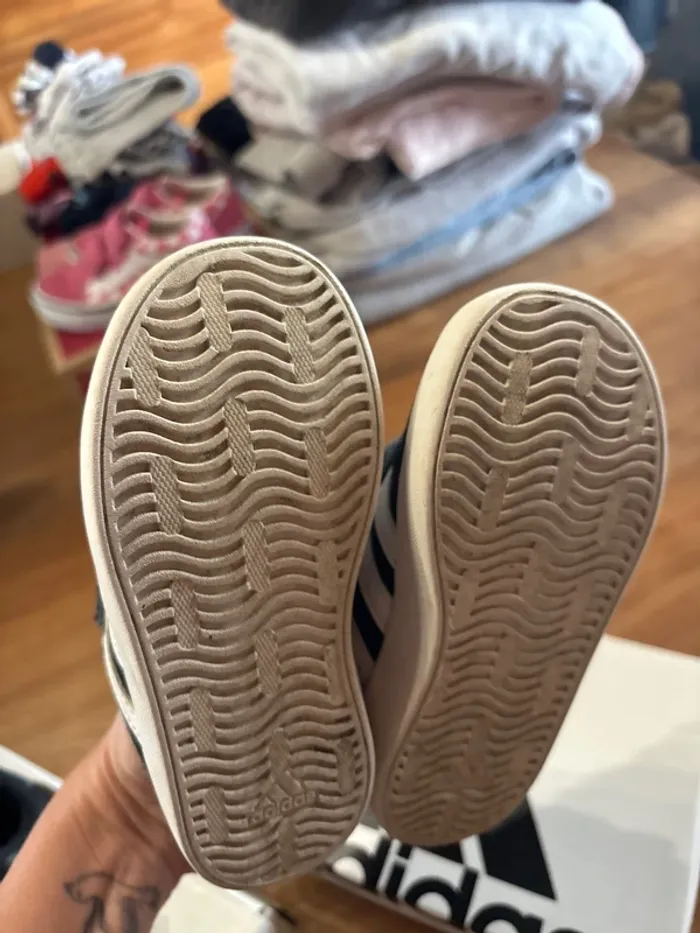 Basket noir adidas t24 - photo numéro 11