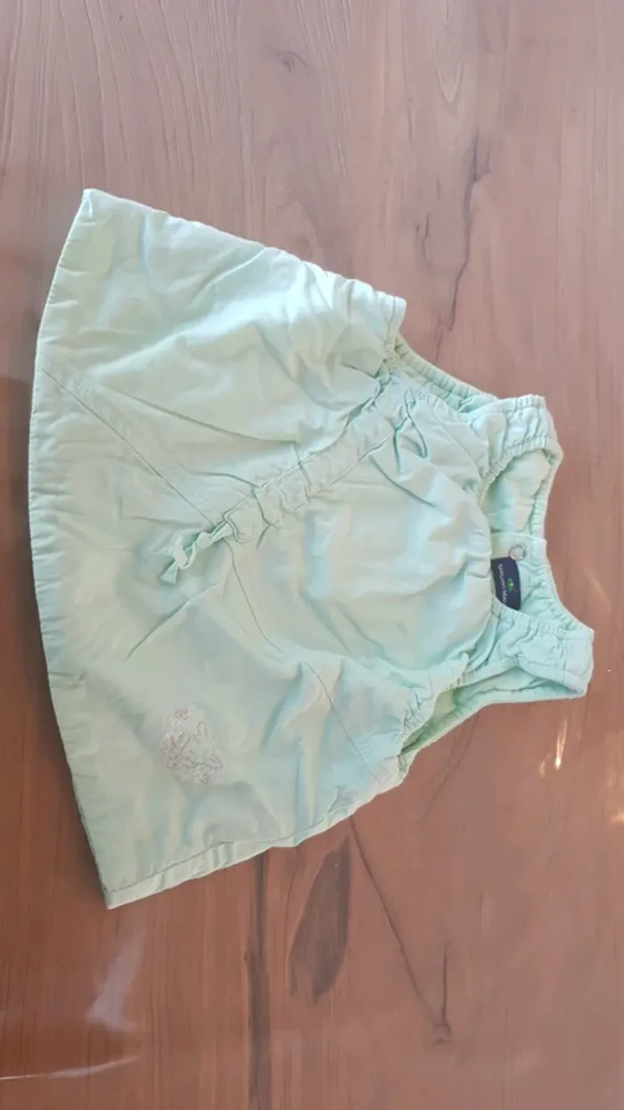 Tee-shirt sans manches vert d'eau