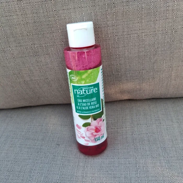 Eau micellaire à l'eau de rose et à l'aloe vera - photo numéro 2