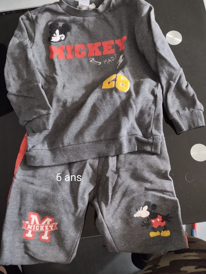 Ensemble Mickey