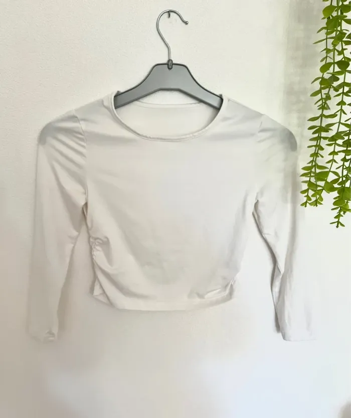 Très jolie tee shirt top court pour petit fille
