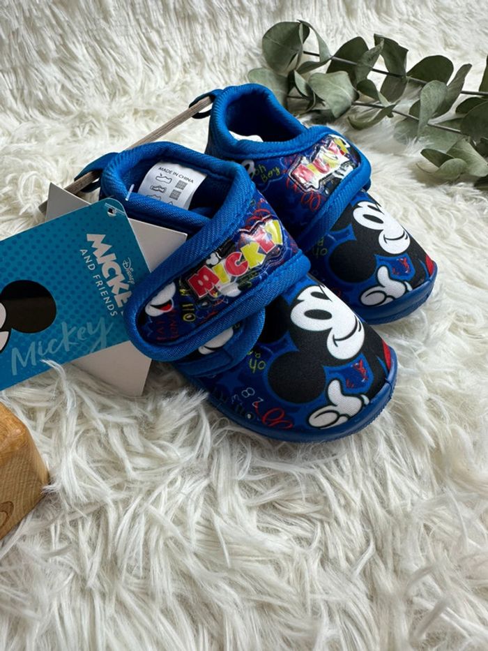 Paire de chaussons Disney Mickey taille 20 - photo numéro 3