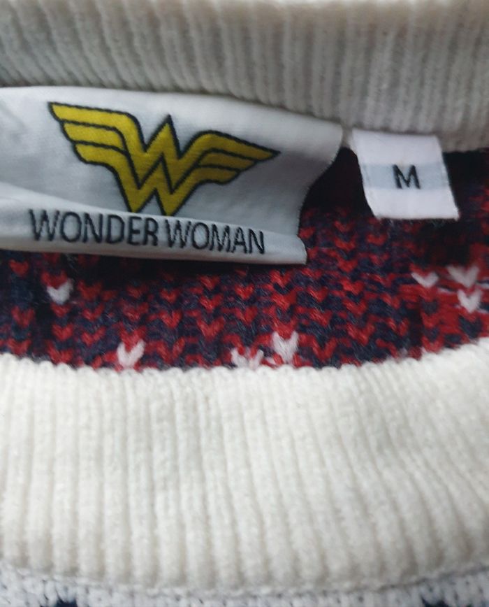 Pull de Noël Wonder Woman col rond taille M - photo numéro 5