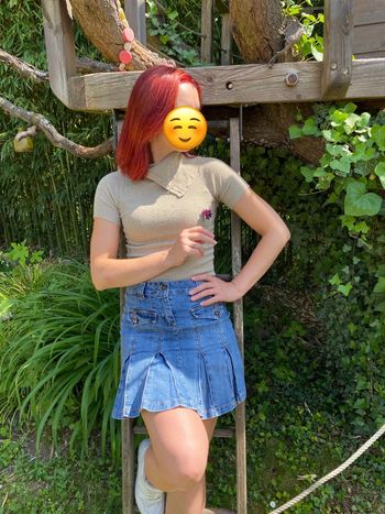 Tenue haut / jupe en très bon état