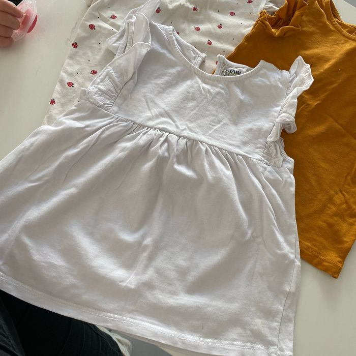 Lots 3 t-shirt 24 mois 86 cm - photo numéro 2
