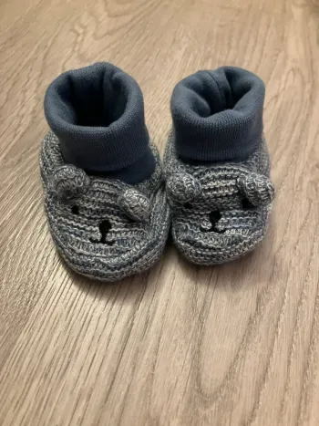 Beaux chaussons bleus ourson chaud pour nouveau né - neuf - mixte - H&M - pointures 12/13