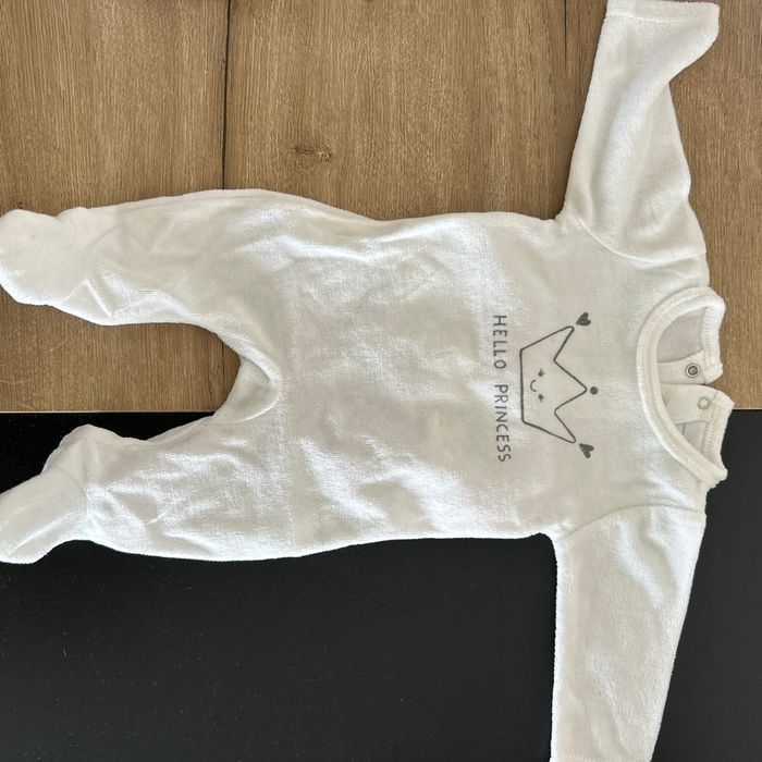 Lot pyjamas 1 mois - photo numéro 5