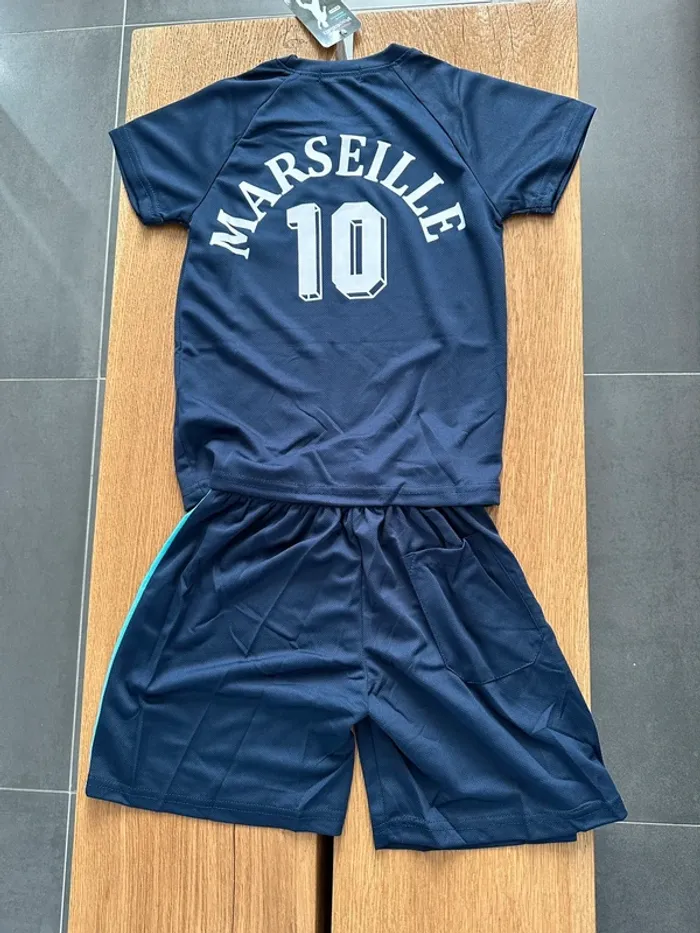 Ensemble, short et T-shirt six ans - photo numéro 2