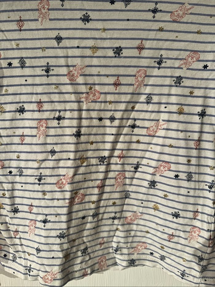 T-shirt manche longue Disney taille 5-6 ans - photo numéro 3