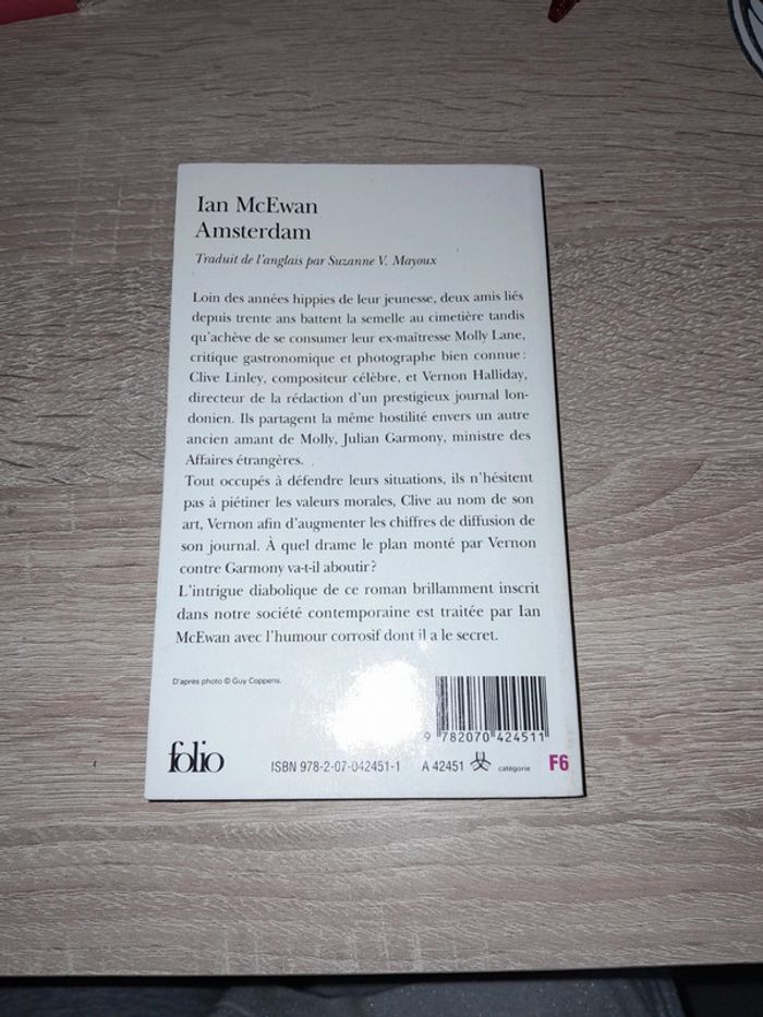 Super roman intrigue sociale humour corrosif - photo numéro 2